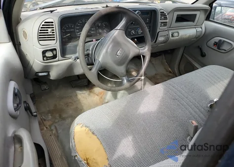 1998 Chevrolet Gmt-400 C2500 из США, поврежденный, VIN 1GCGC24R0WZ112053